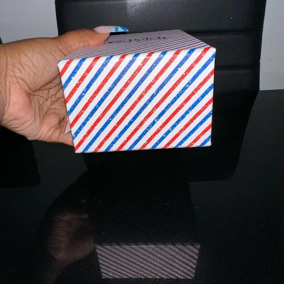 Von Dutch Unisex Magnetic Crossbody Vertical Box Bag - Picture 5 of 7